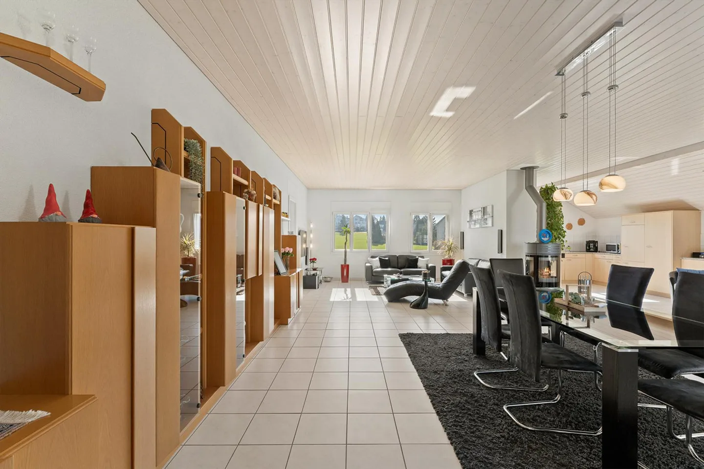 Spacious Penthouse in Reinach - Photo 3 of 15