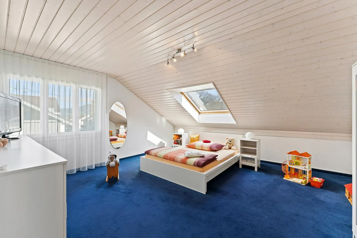 Spacious Penthouse in Reinach - Photo 7 of 15