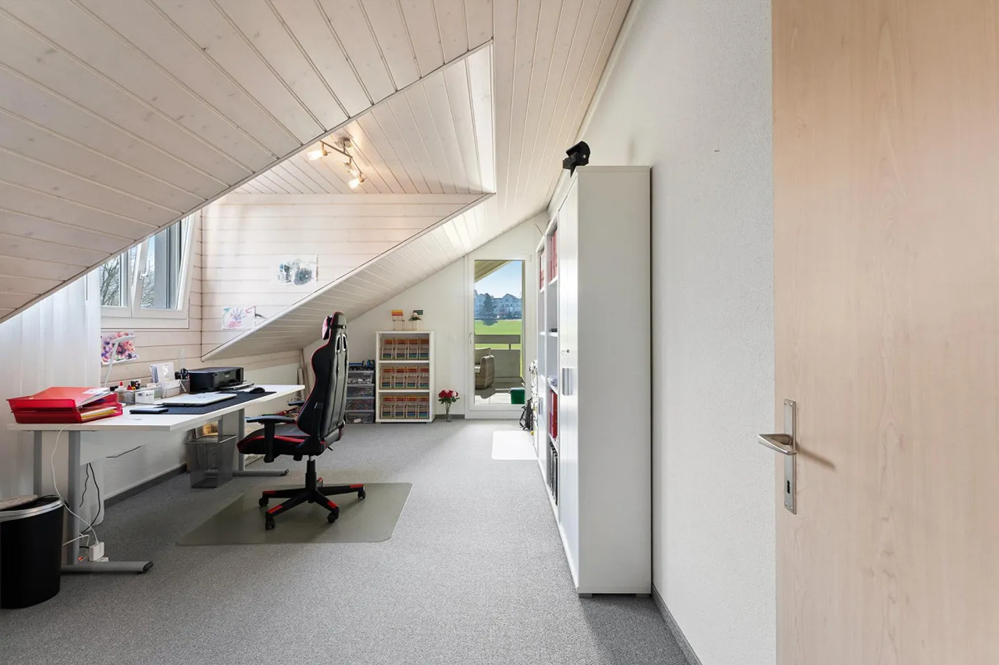 Spacious Penthouse in Reinach - Photo 12 of 15