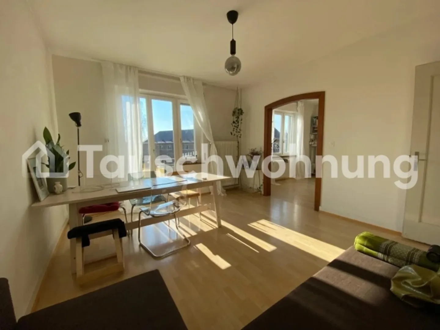 Exchange 3.5-room apartment in Zurich, District 6 - Photo 1 of 7