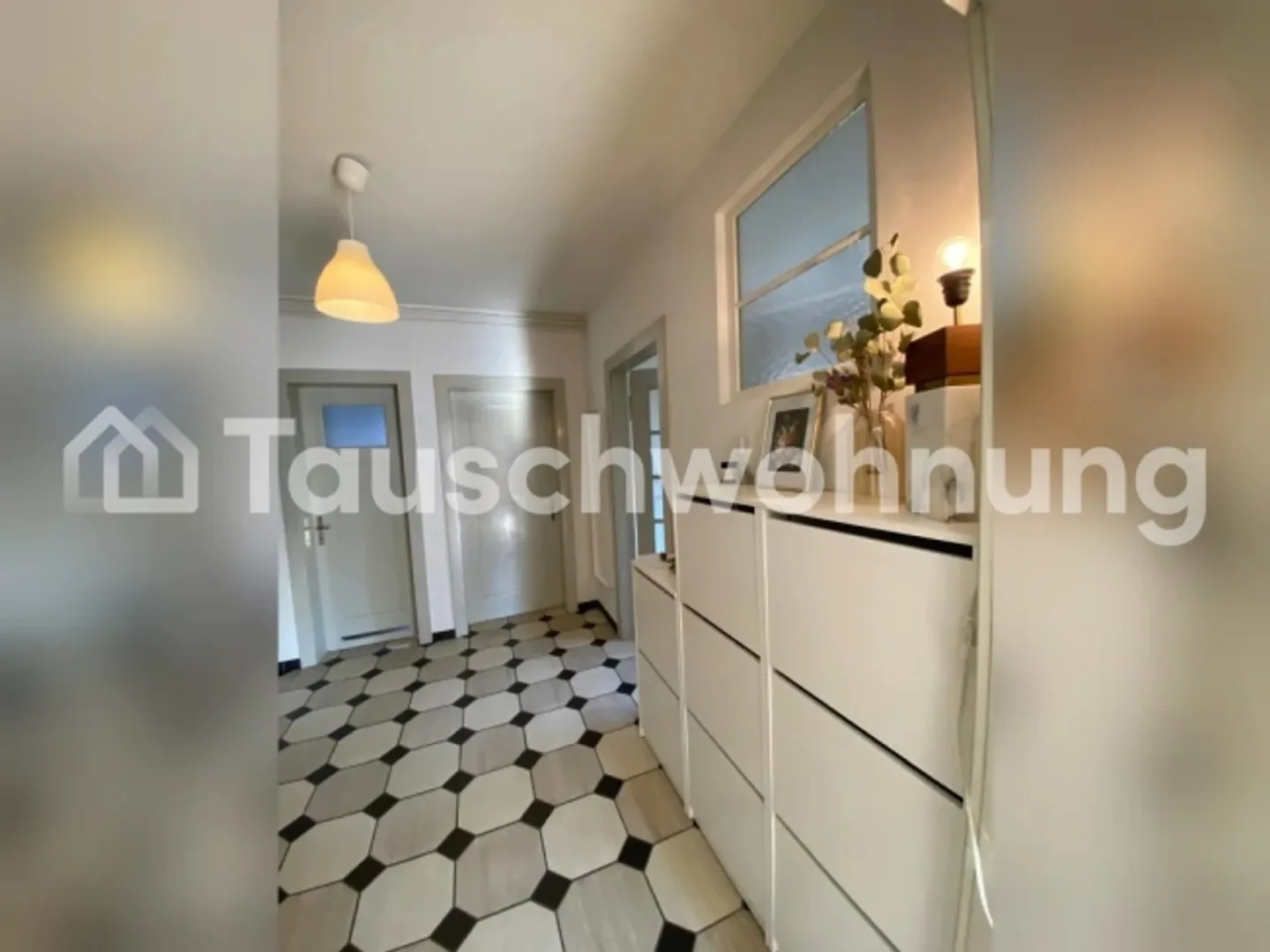 Exchange 3.5-room apartment in Zurich, District 6 - Photo 2 of 7