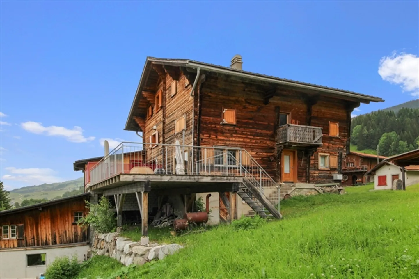 «6.5-Zimmer Doppelhaushälfte» - Foto 2 von 13