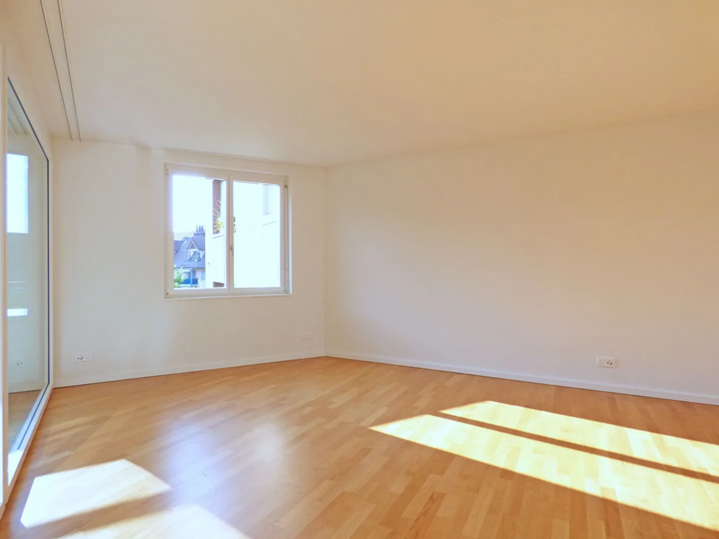 Beautiful living in the exclusive development Hofwies - Photo 2 of 7