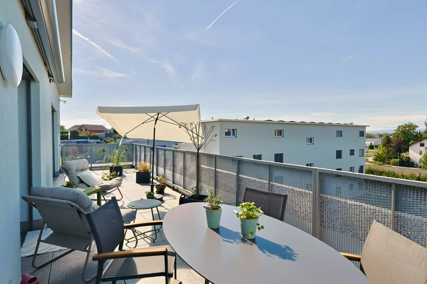 Moderne Attikawohnung mit Terrasse - Foto 10 von 11