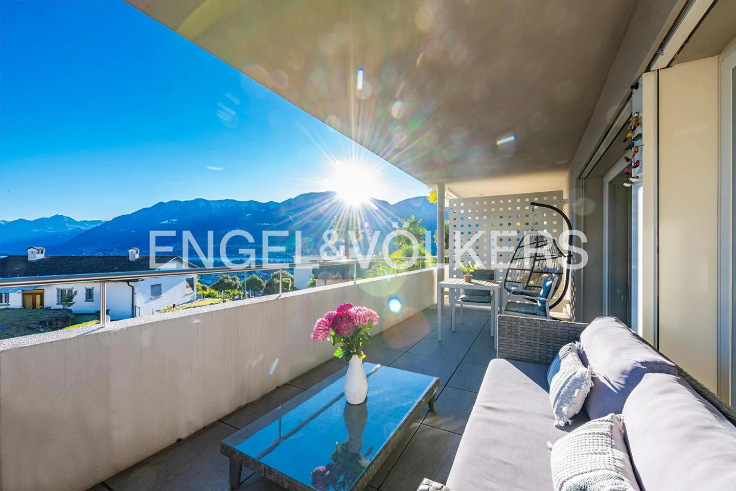 Elegante Wohnung mit Panoramaterrasse und Seesicht (89) - Foto 3 von 10