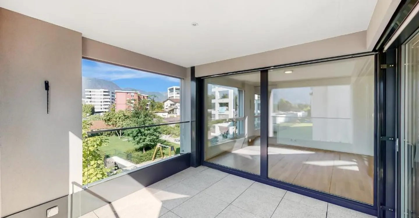 Appartement moderne avec terrasse - Photo 3 sur 9