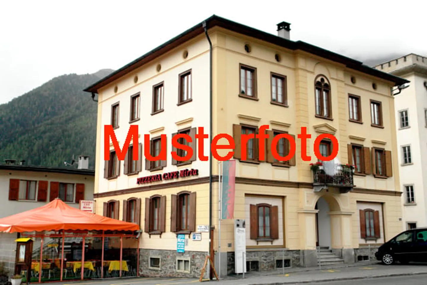 Exclusive multi-family house with 6 apartments and pool 12 minutes from Sursee - Photo 3 of 3