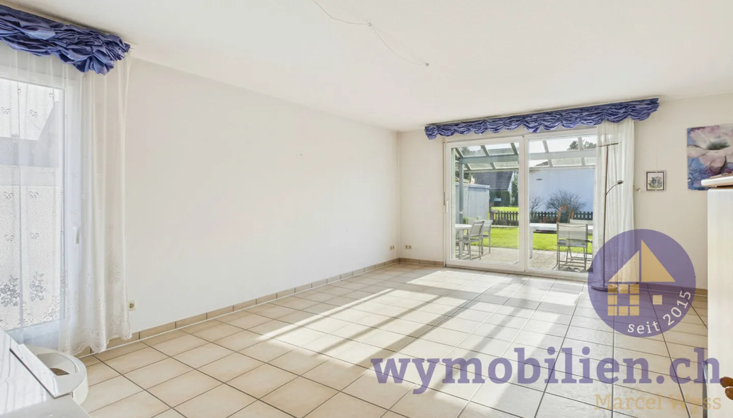 Family Dream in Lyssach: Semi-Detached House with Garden + 2 Garages - Photo 6 of 12