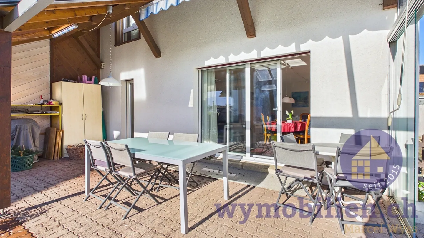 Family Dream in Lyssach: Semi-Detached House with Garden + 2 Garages - Photo 7 of 12