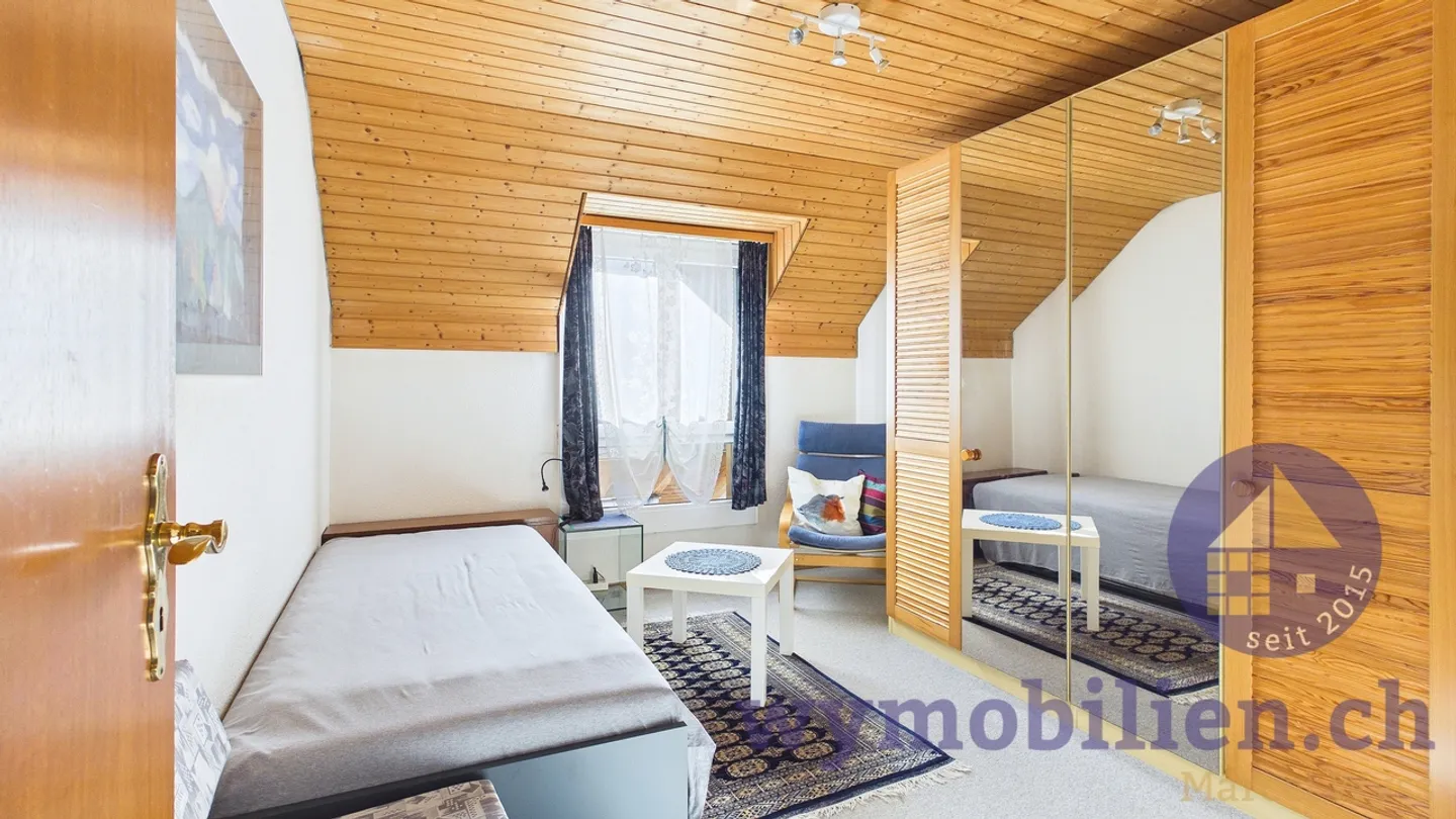 Family Dream in Lyssach: Semi-Detached House with Garden + 2 Garages - Photo 10 of 12