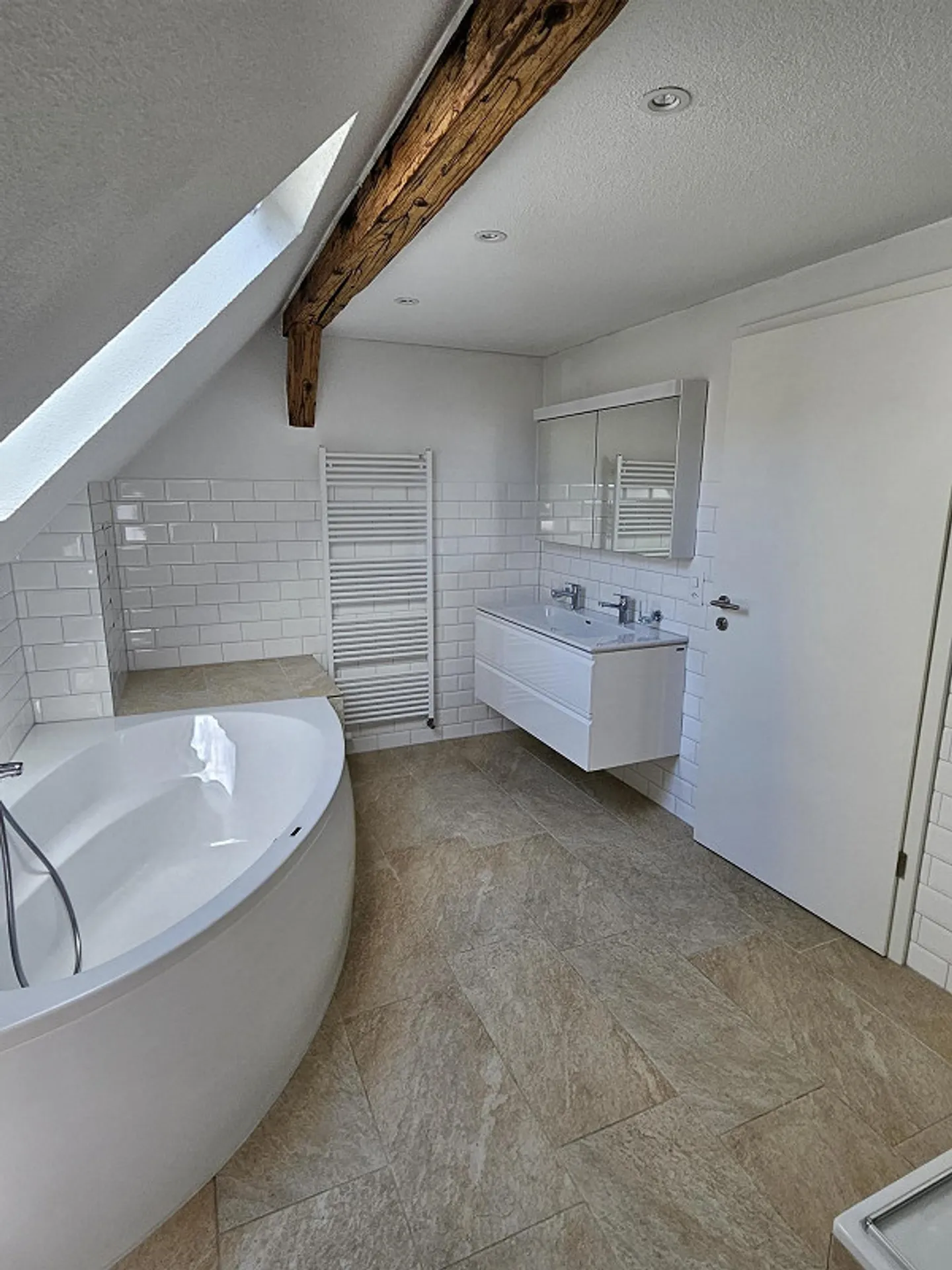 Apartment with Balcony in the City - Photo 9 of 13