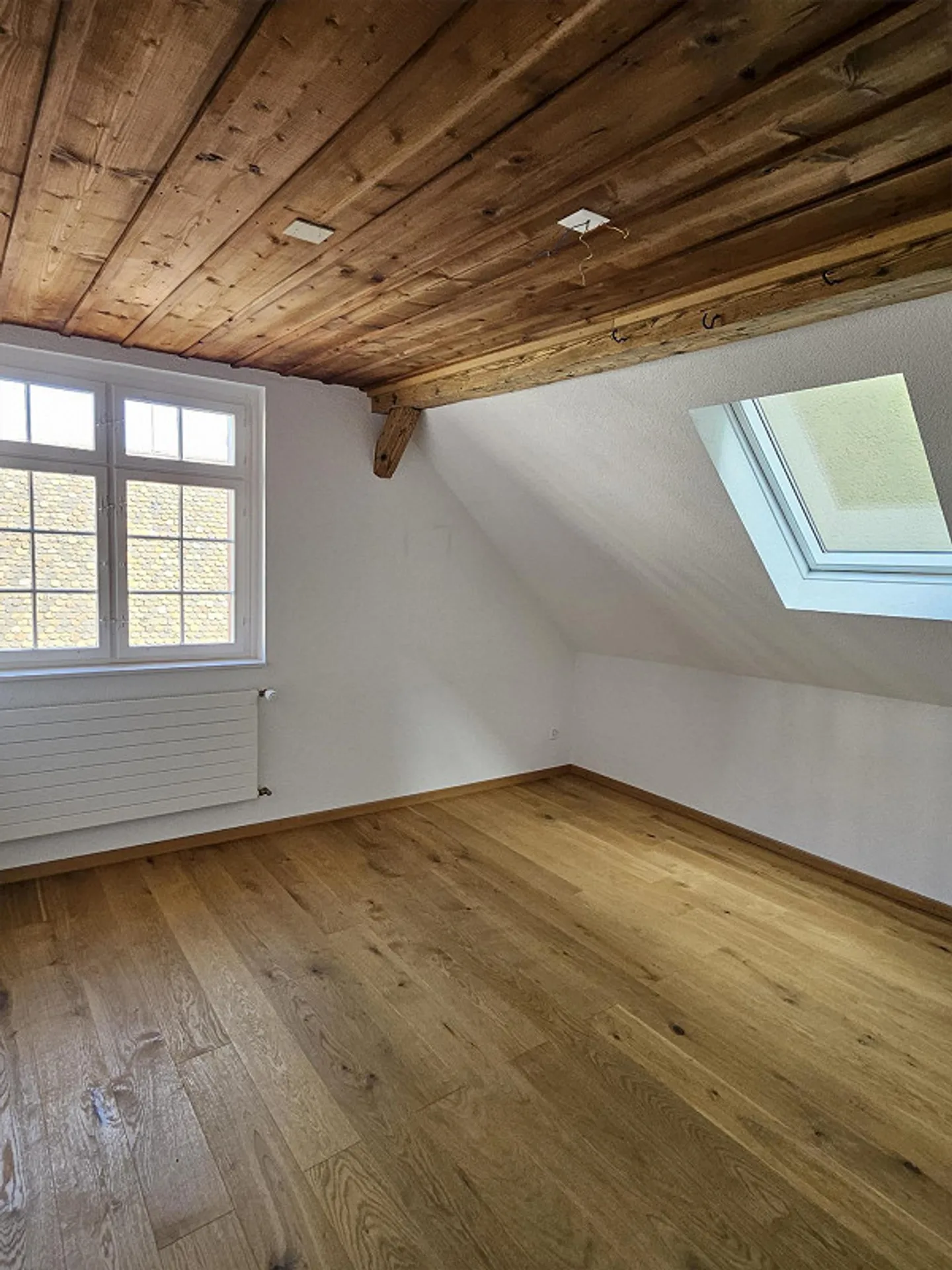 Apartment with Balcony in the City - Photo 10 of 13