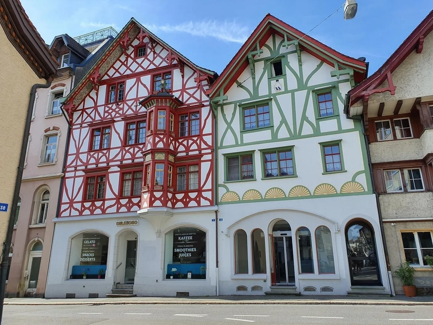 Apartment with Balcony in the City - Photo 13 of 13