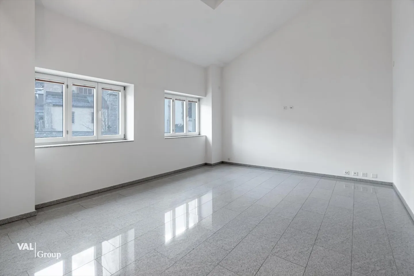 Beautiful duplex apartment in the most central location - Photo 3 of 11