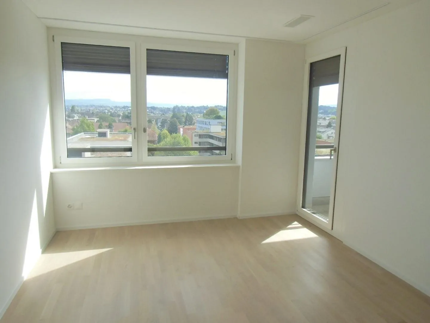 Attractive 4.5 Room Apartment Near Bachgraben - Photo 6 of 8