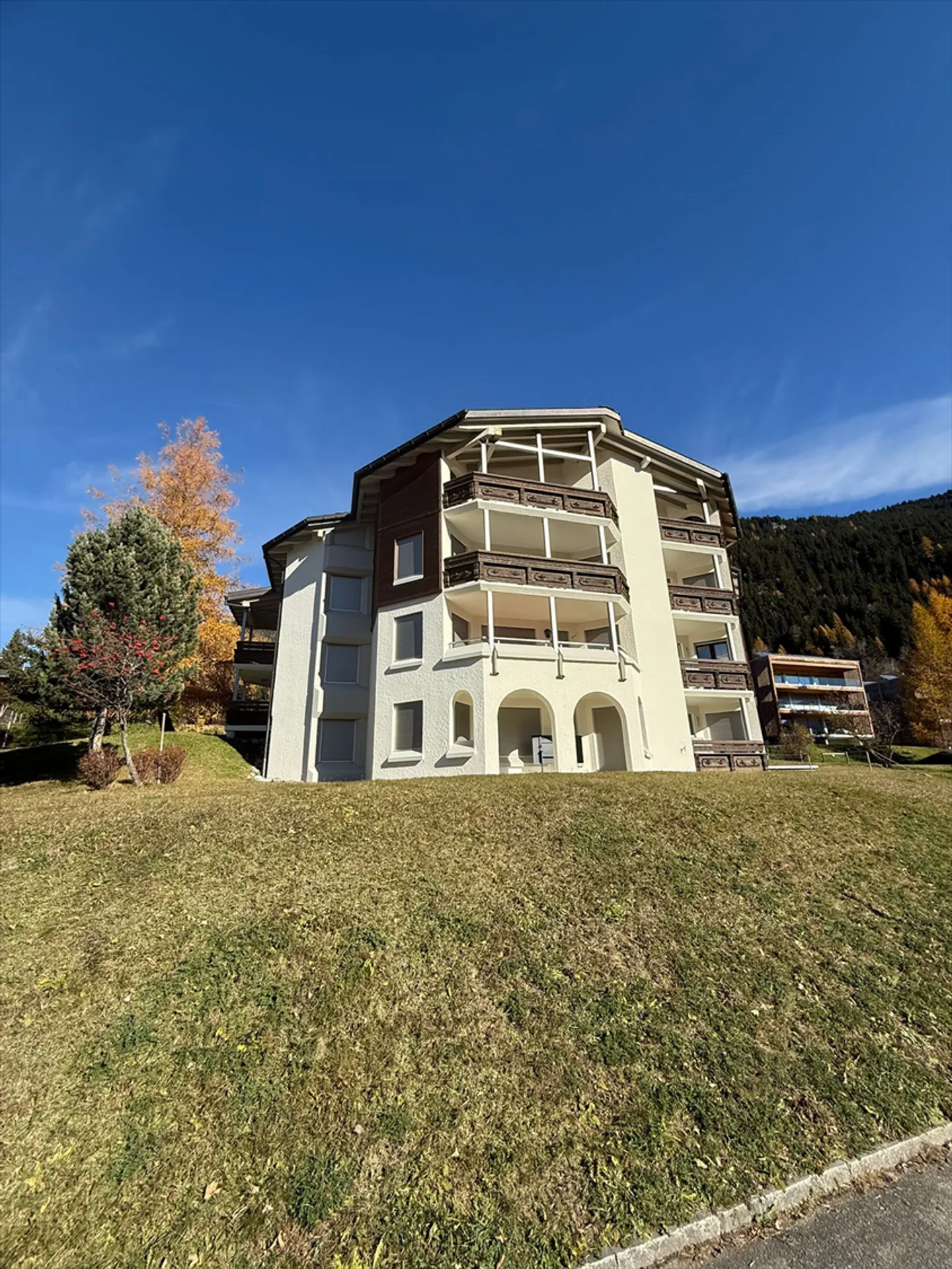 «Gemütliche 1.5-Zimmer-Wohnung mit Balkon in der begehrten Region Surses» - Foto 2 von 11