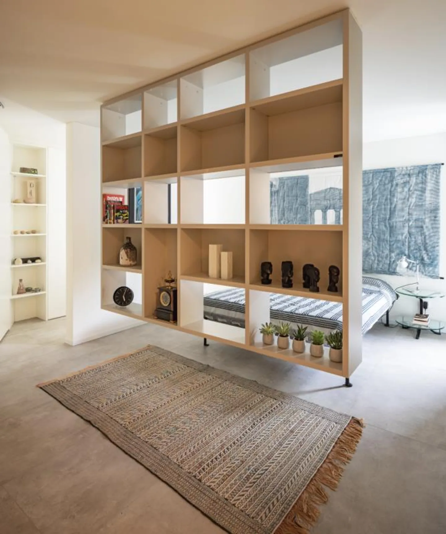 MAGLIASO · DUPLEX-ATELIER WITH LARGE TERRACES · CONTEMPORARY ELEGANCE - Photo 3 of 10