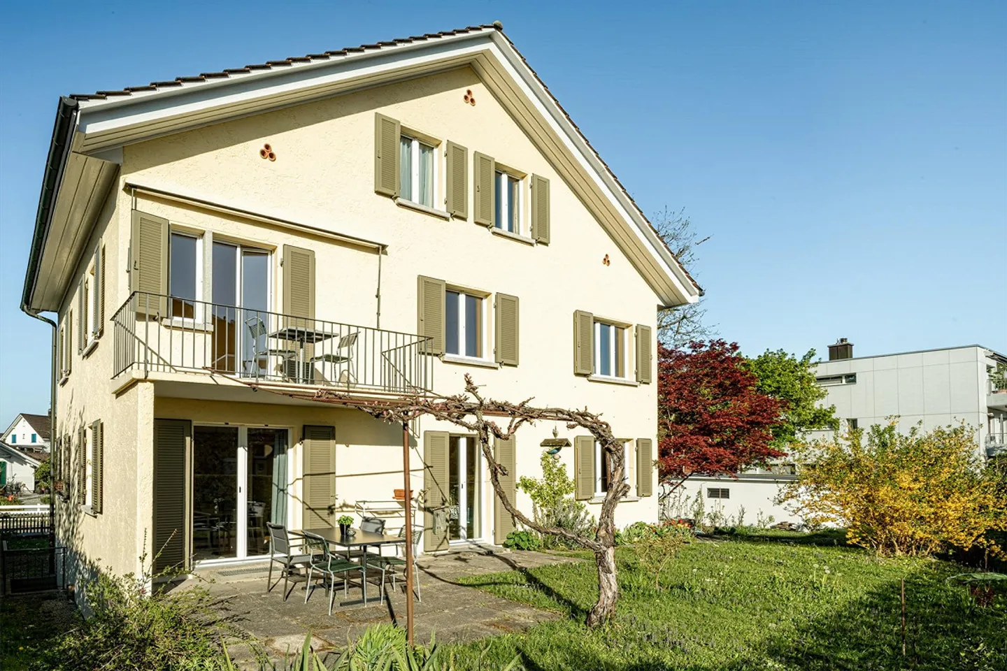 Bright Apartment Near Lake Zug - Photo 1 of 9