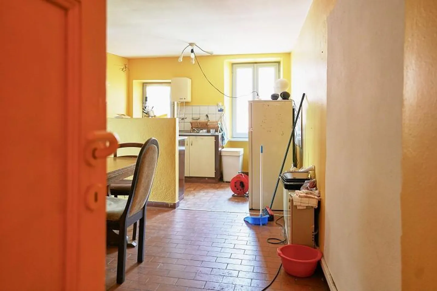 Casa di villaggio con 10 camere, balcone, cortile e vista da sogno - Foto 12 di 14