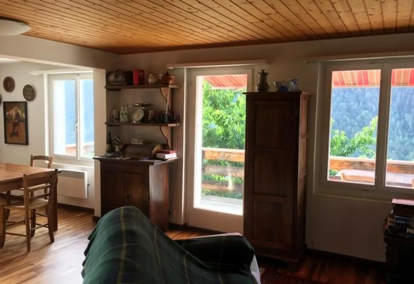 Chalet du canton du Valais avec 3 appartements - Photo 6 sur 11