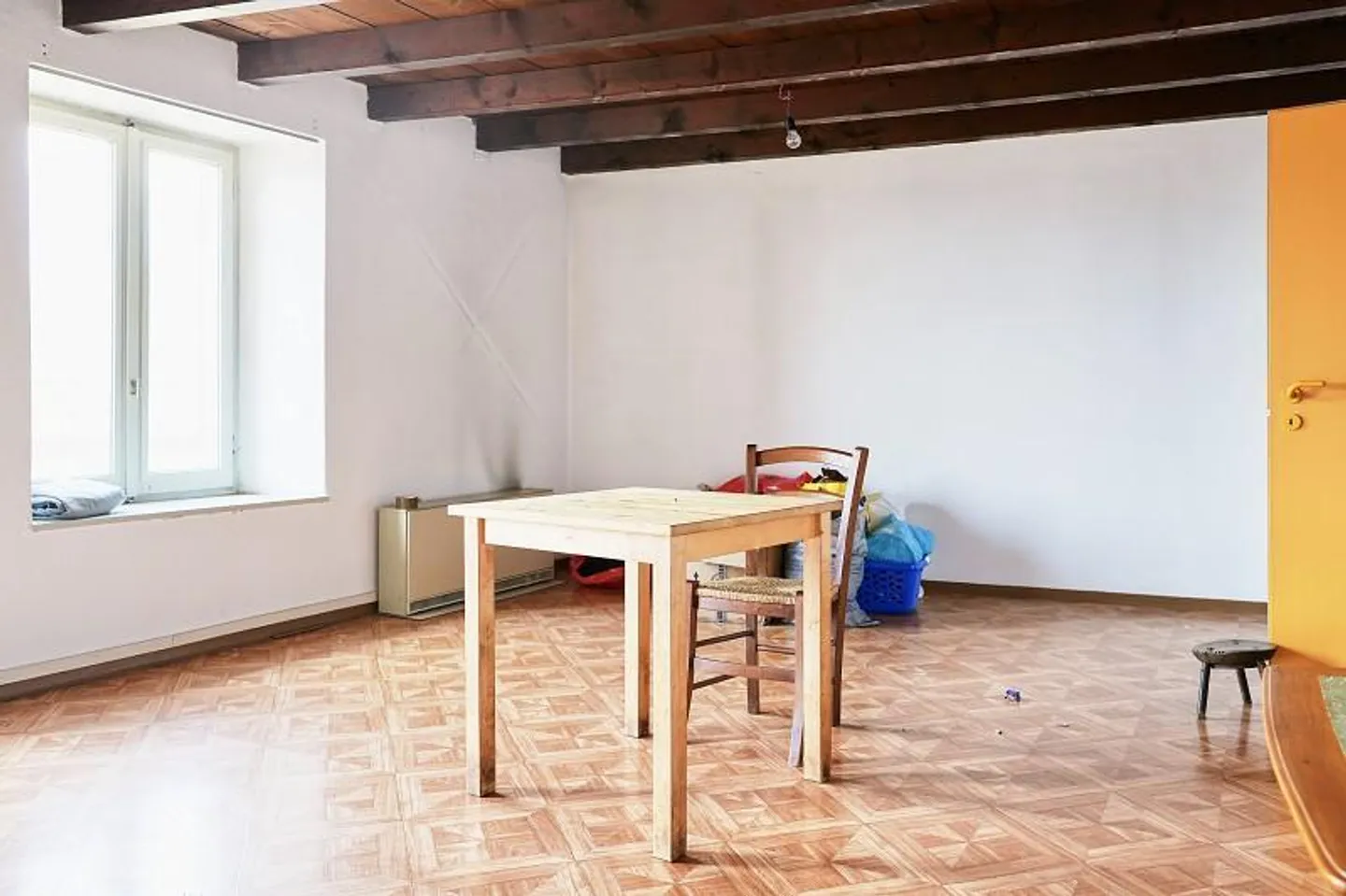 Casa di villaggio con 10 camere, balcone, cortile e vista da sogno - Foto 13 di 14
