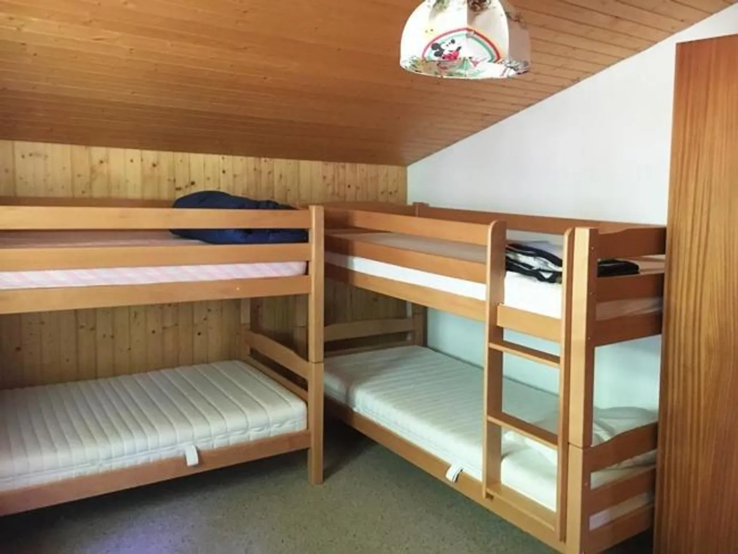 Chalet du canton du Valais avec 3 appartements - Photo 10 sur 11