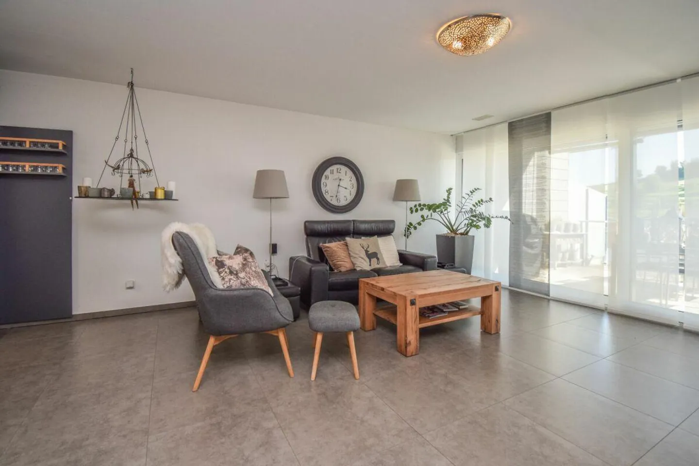 5.5-Room Single-Family House with Pool in a Family-Friendly Location in Riedt near Erlen - Photo 6 of 25