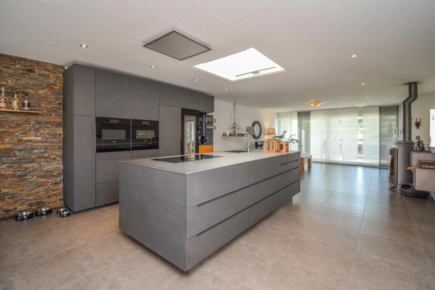 5.5-Room Single-Family House with Pool in a Family-Friendly Location in Riedt near Erlen - Photo 10 of 25