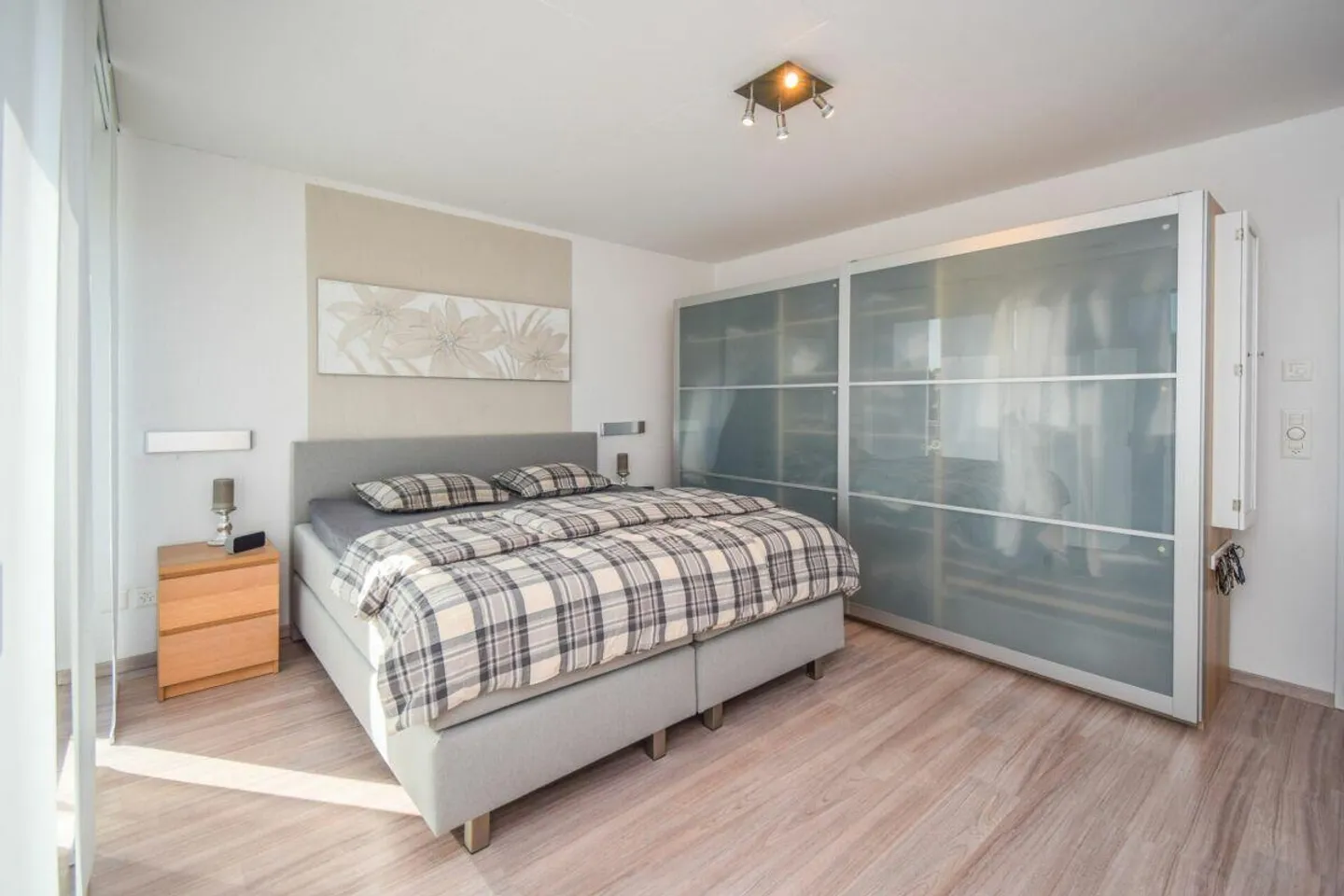 5.5-Room Single-Family House with Pool in a Family-Friendly Location in Riedt near Erlen - Photo 11 of 25