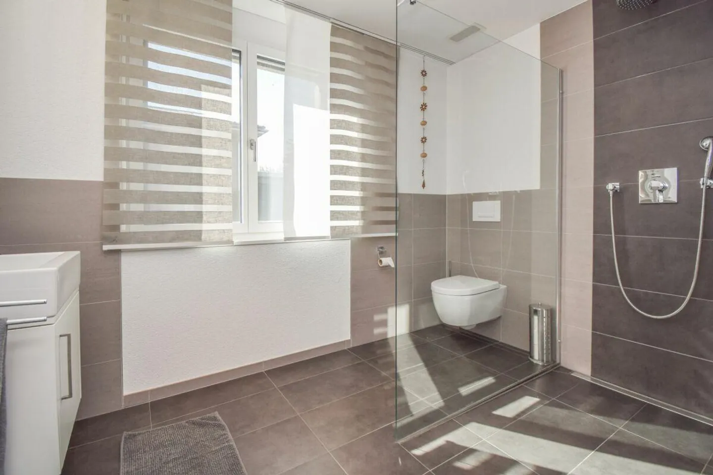 5.5-Room Single-Family House with Pool in a Family-Friendly Location in Riedt near Erlen - Photo 16 of 25