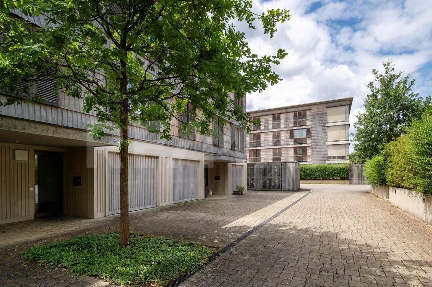 Wohlfühlen auf ganzer Linie – stilvolles Reihenhaus Im Neugrün-Quartier  Mellingen. - Foto 2 von 13