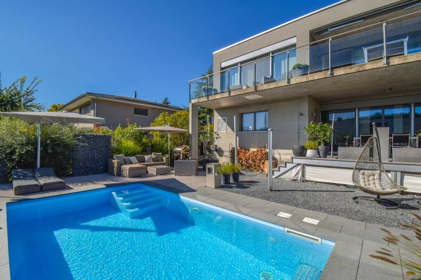 5.5-Room Single-Family House with Pool in a Family-Friendly Location in Riedt near Erlen - Photo 21 of 25