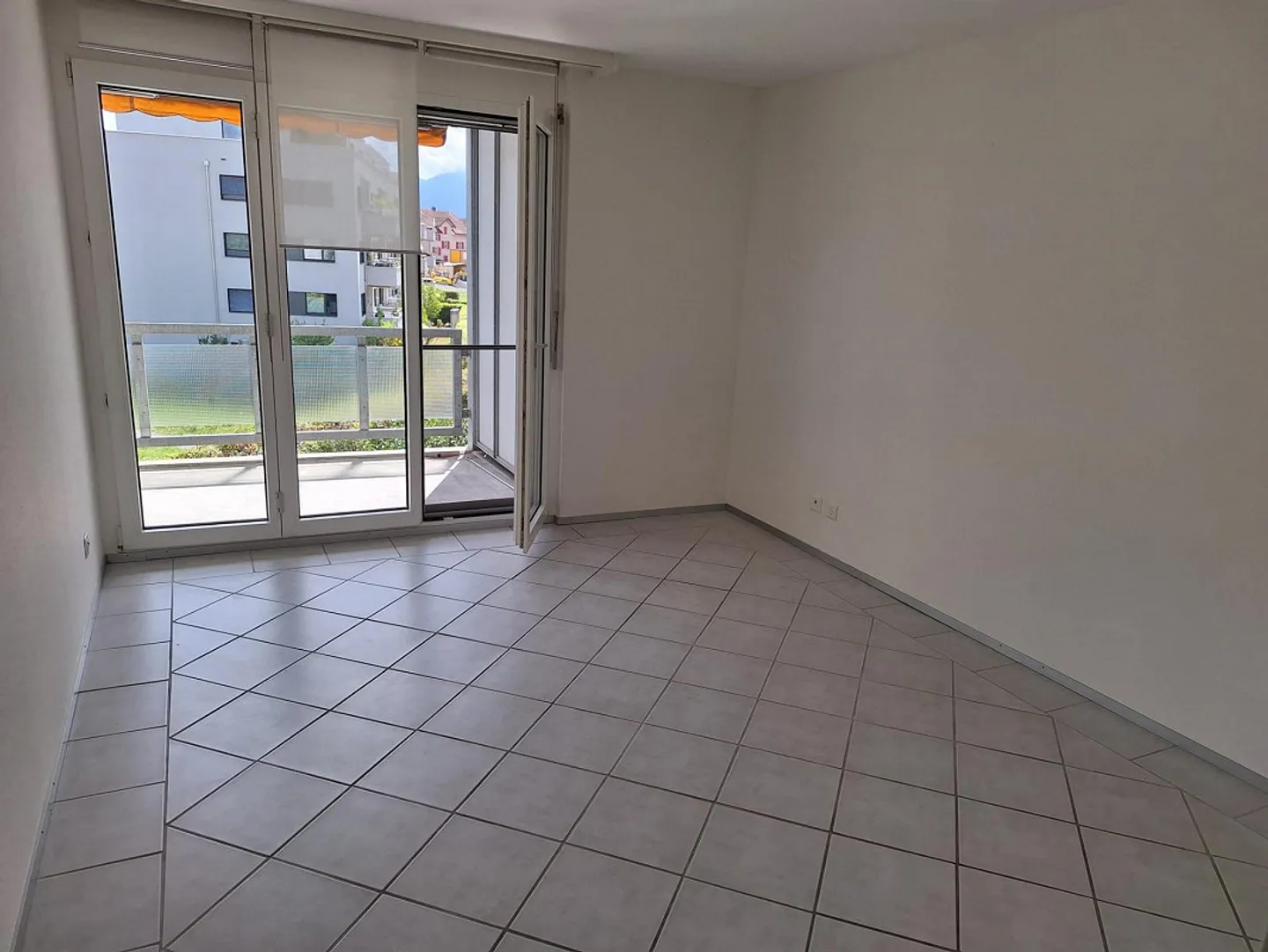 Bright 2.5-room apartment in Cham from 1.10.26 - Photo 5 of 13