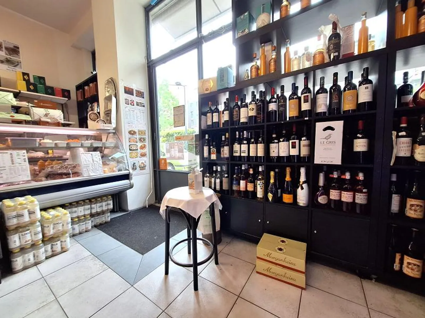 AUTHENTIC FLAVORS IN CAROUGE - Photo 3 of 6