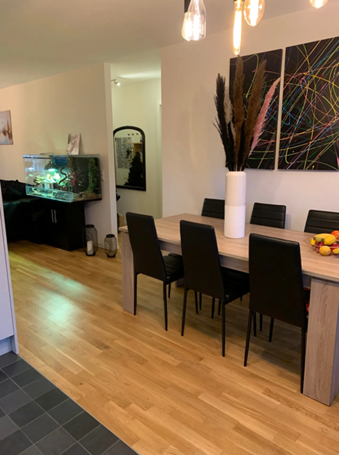 Modernes Apartment mit Balkon - Foto 4 von 10
