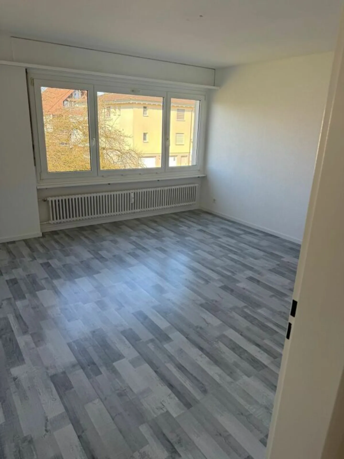 Renovierte 4.5 Zimmer Wohnung - Foto 3 von 8