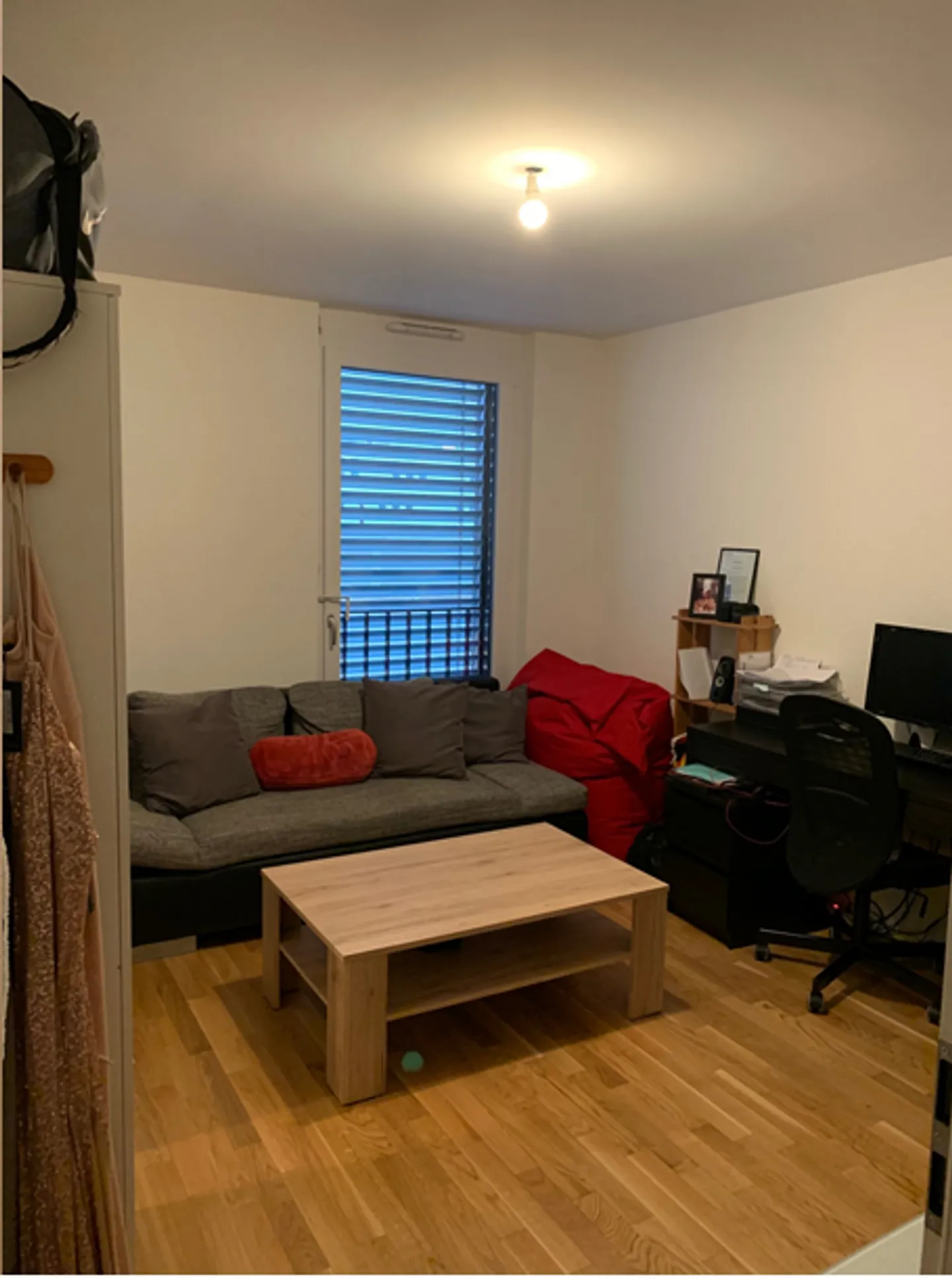 Modernes Apartment mit Balkon - Foto 6 von 10