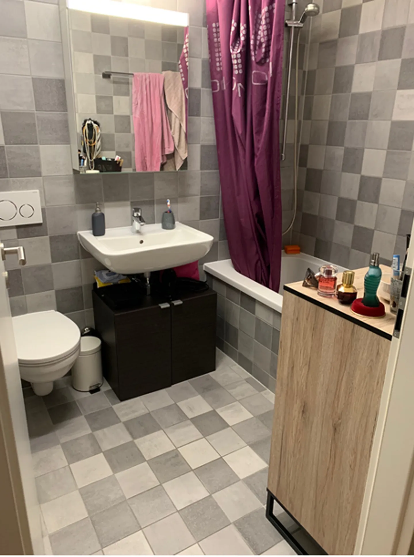 Modernes Apartment mit Balkon - Foto 7 von 10
