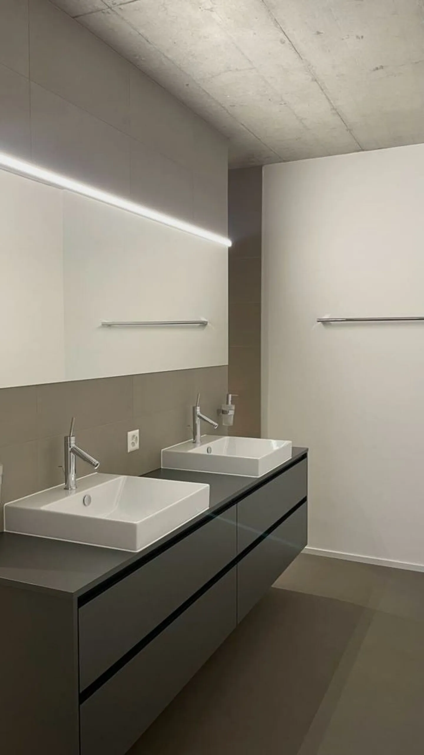 Modernes Apartment mit Terrassen - Foto 9 von 14