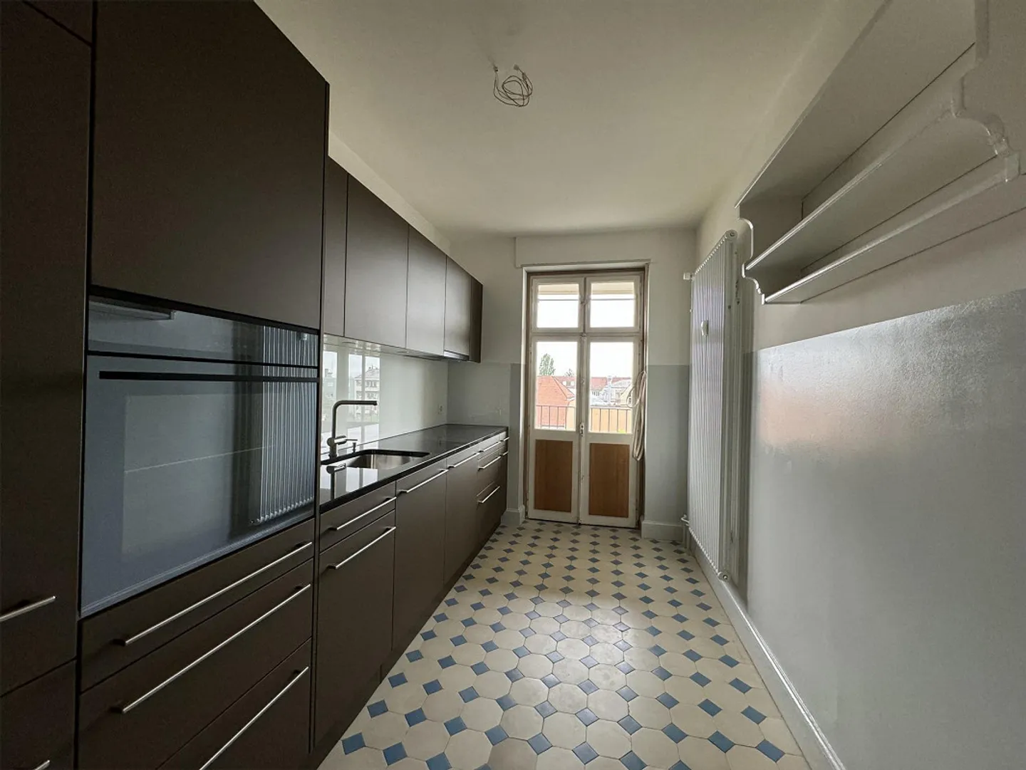 Bâle - Gundeldingen. Appartement de 5 pièces dans un bâtiment ancien classé - Photo 4 sur 11