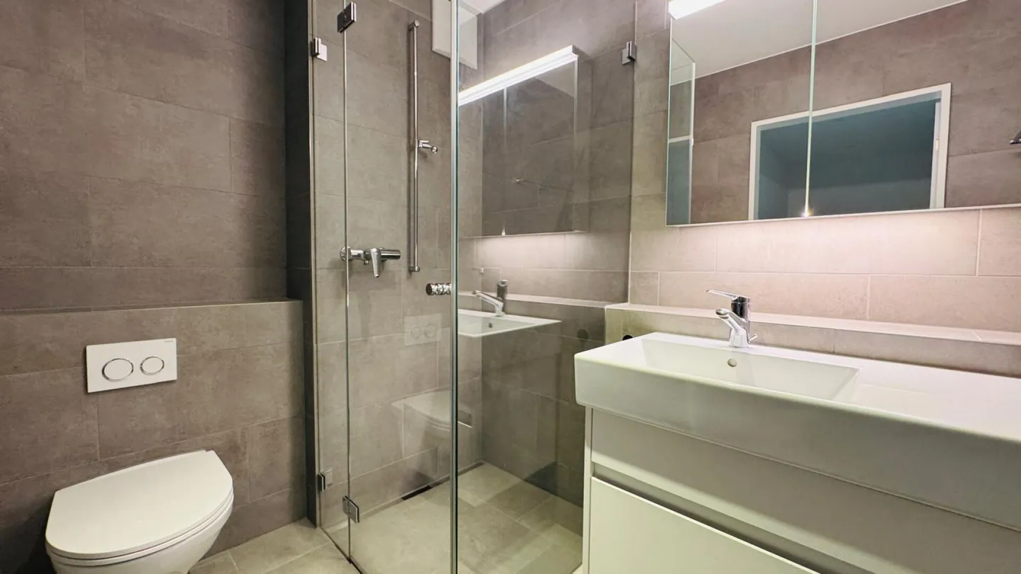 Modernes Apartment mit Loggia - Foto 2 von 13