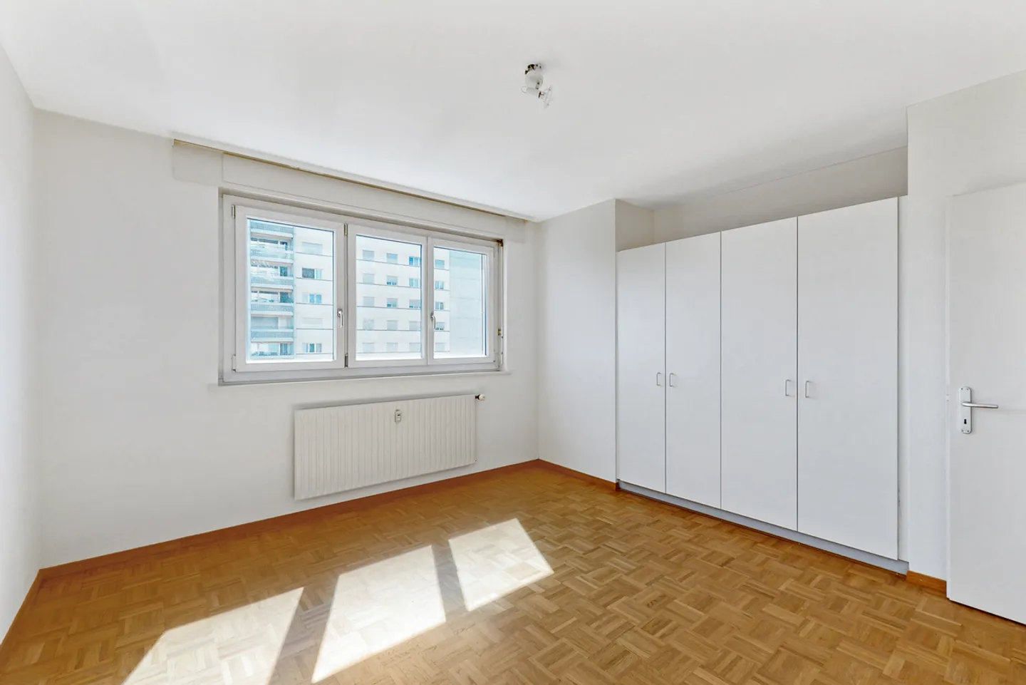 Appartement Rénové dans Quartier Calme - Photo 3 sur 7