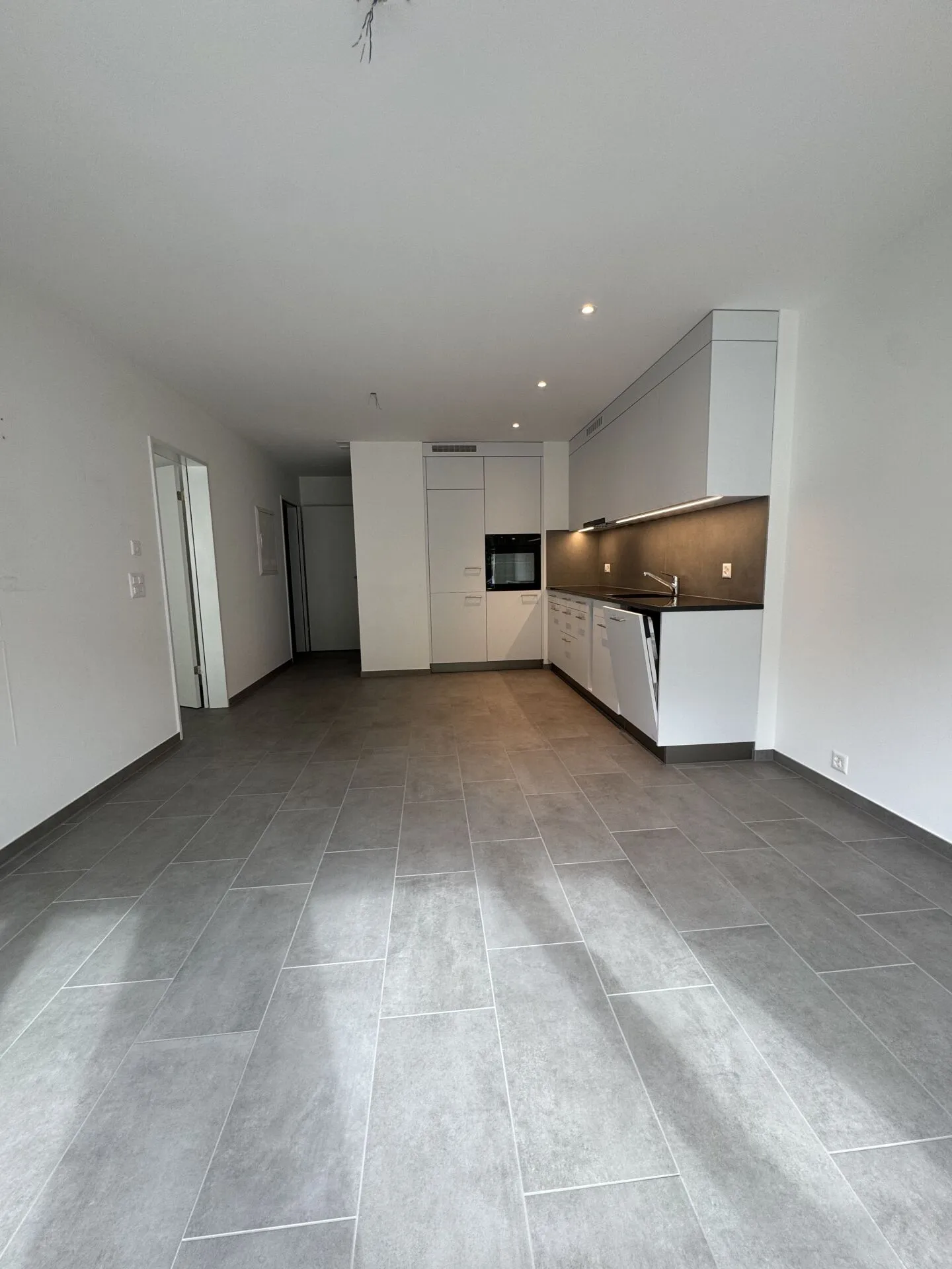 Modernes Apartment mit Loggia - Foto 6 von 13