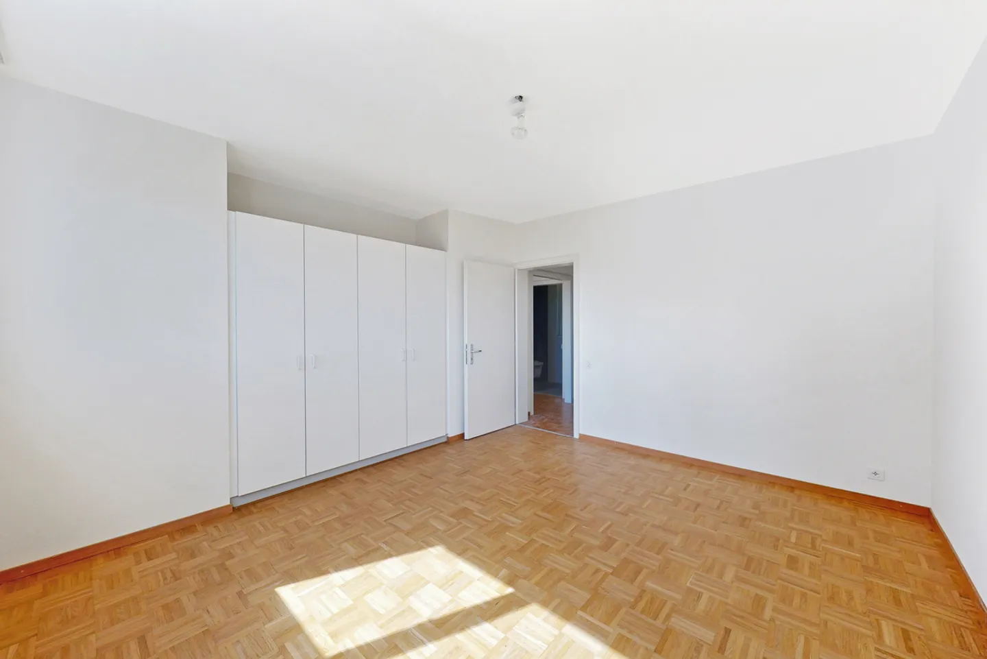 Appartement Rénové dans Quartier Calme - Photo 4 sur 7