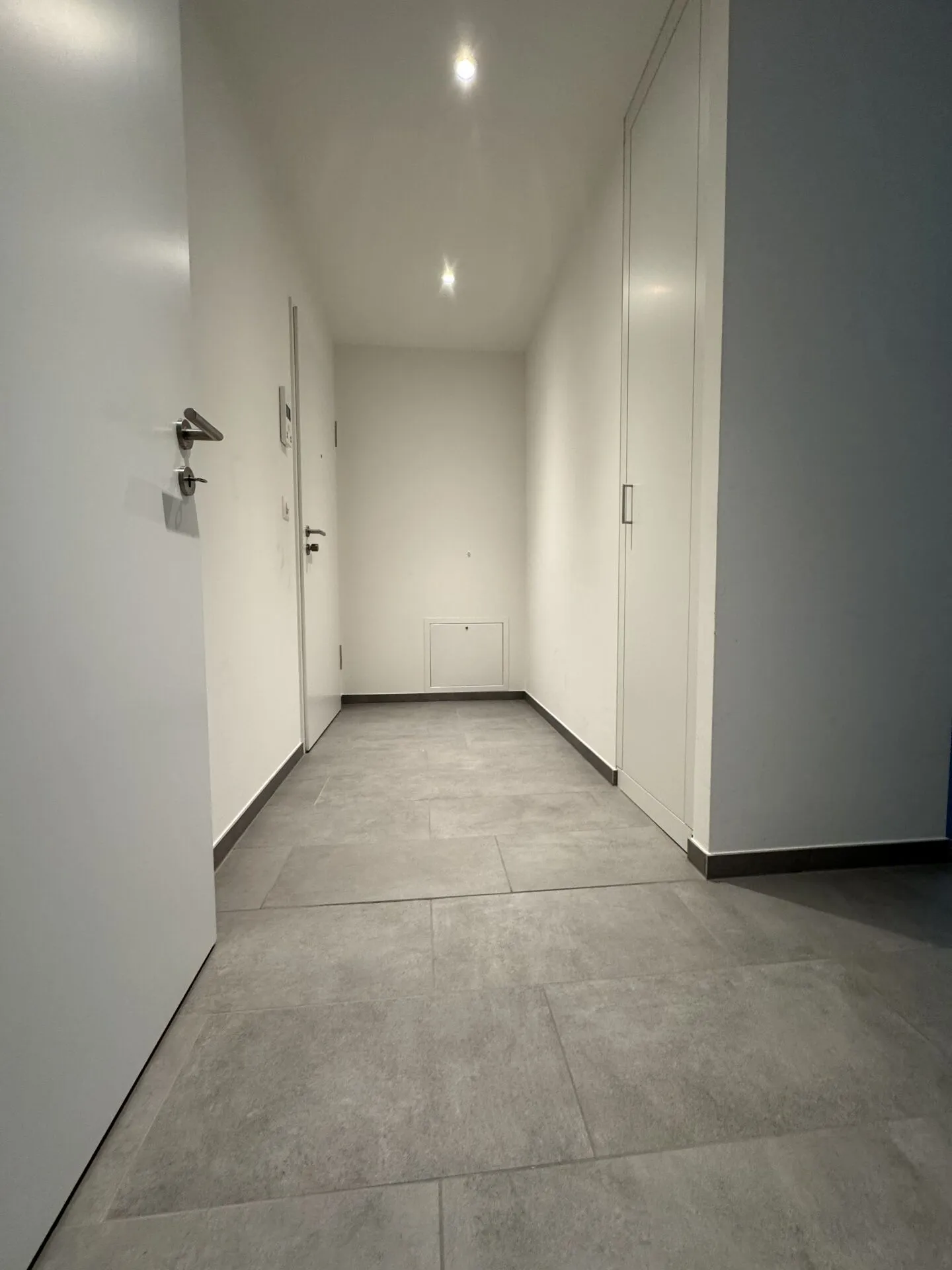 Modernes Apartment mit Loggia - Foto 7 von 13