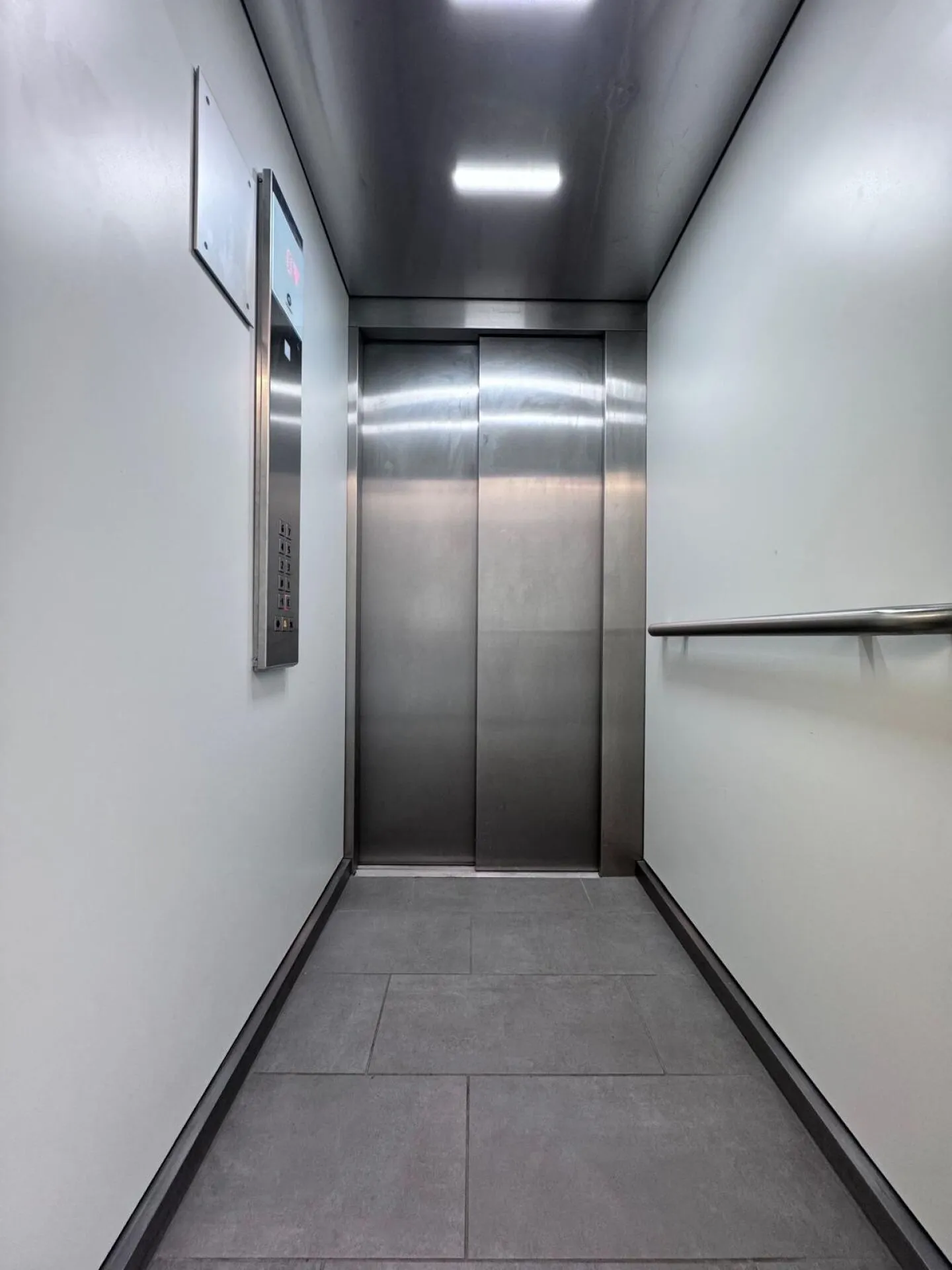 Modernes Apartment mit Loggia - Foto 10 von 13