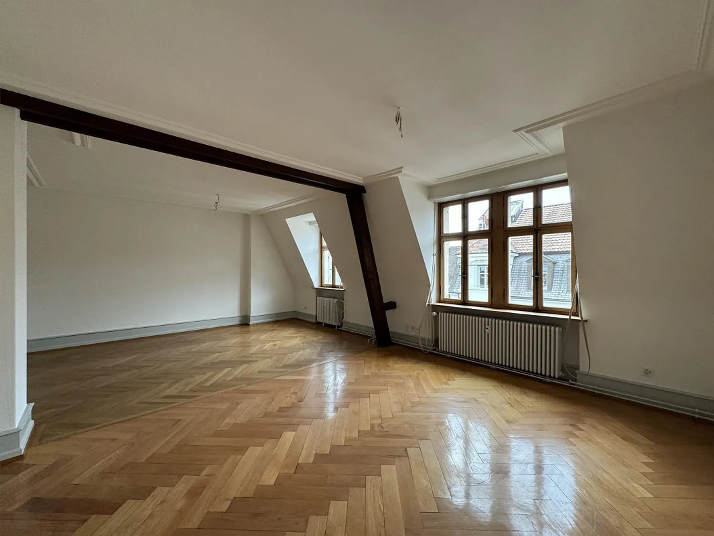 Bâle - Gundeldingen. Appartement de 5 pièces dans un bâtiment ancien classé - Photo 5 sur 11