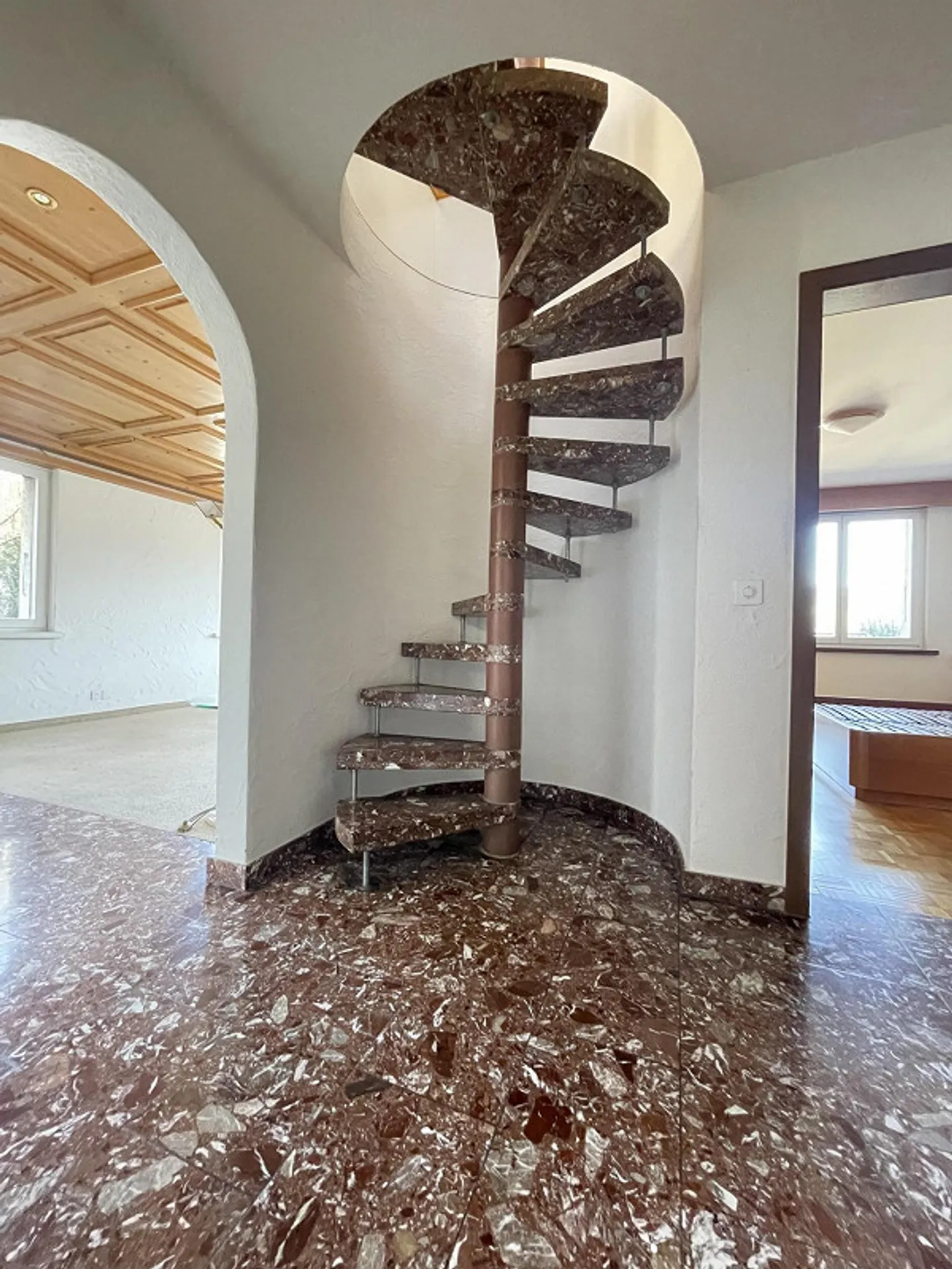 Appartement en duplex de 5,5 pièces avec combles aménagés - Photo 8 sur 15