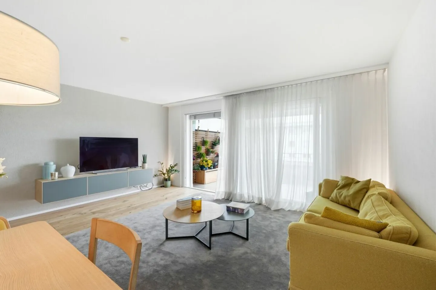 Bright Apartment in Quiet Area - Photo 1 of 7