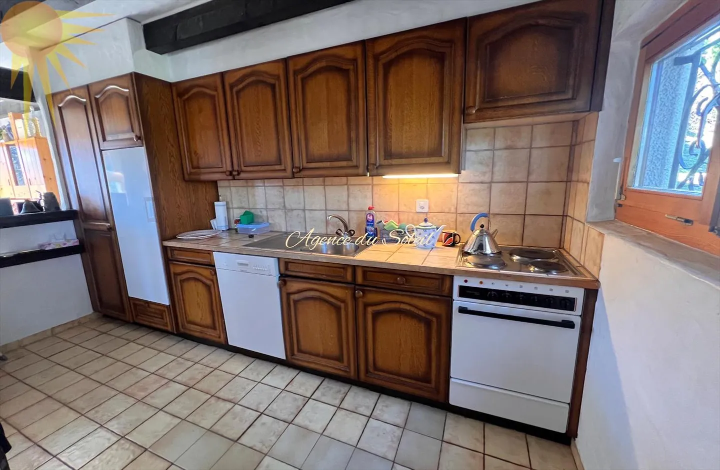 Ideal für eine Familie, dieses prächtige und geräumige Chalet 5 Minuten mit dem Auto von... - Foto 9 von 13